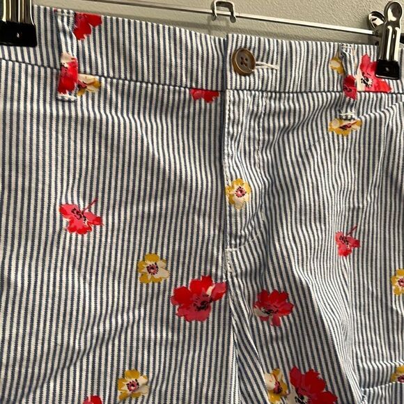 Old Navy Women's Multi Colored Stripped Floral Accent Chino Short - Picture 3 of 7